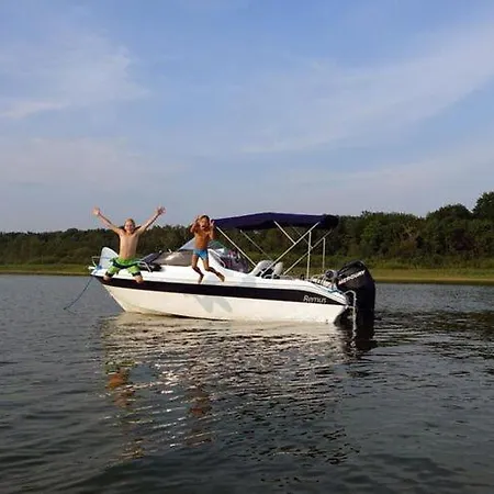 In Petersdorf Mit Schoenem Garten Fuenfseen
