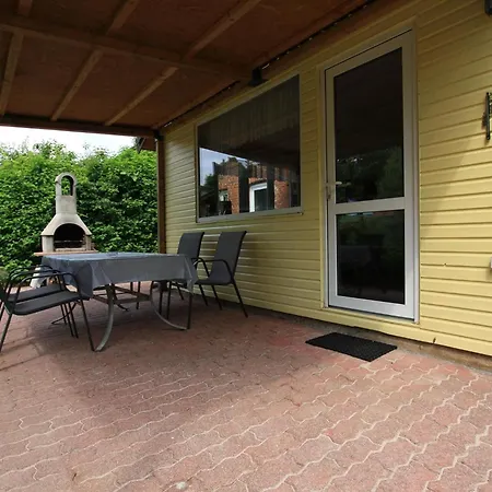 In Petersdorf Mit Schoenem Garten Fuenfseen